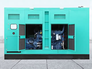 Generator Diesel 3 Fasa Bentuk Persegi